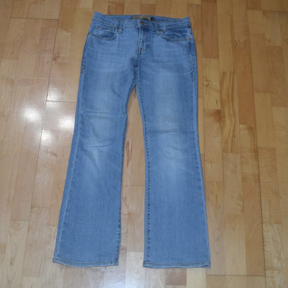OLD NAVY DENIM OND LOW WAIST BOOT CUT STRETCH JEANS Women's Sz 2 SHORT - EUC